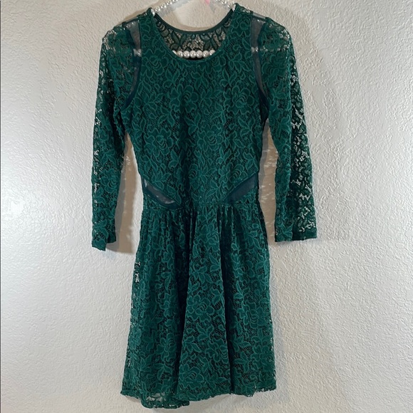 Abercrombie & Fitch Emerald Green Lace Cut out Dress Size Medium - Picture 4 of 14